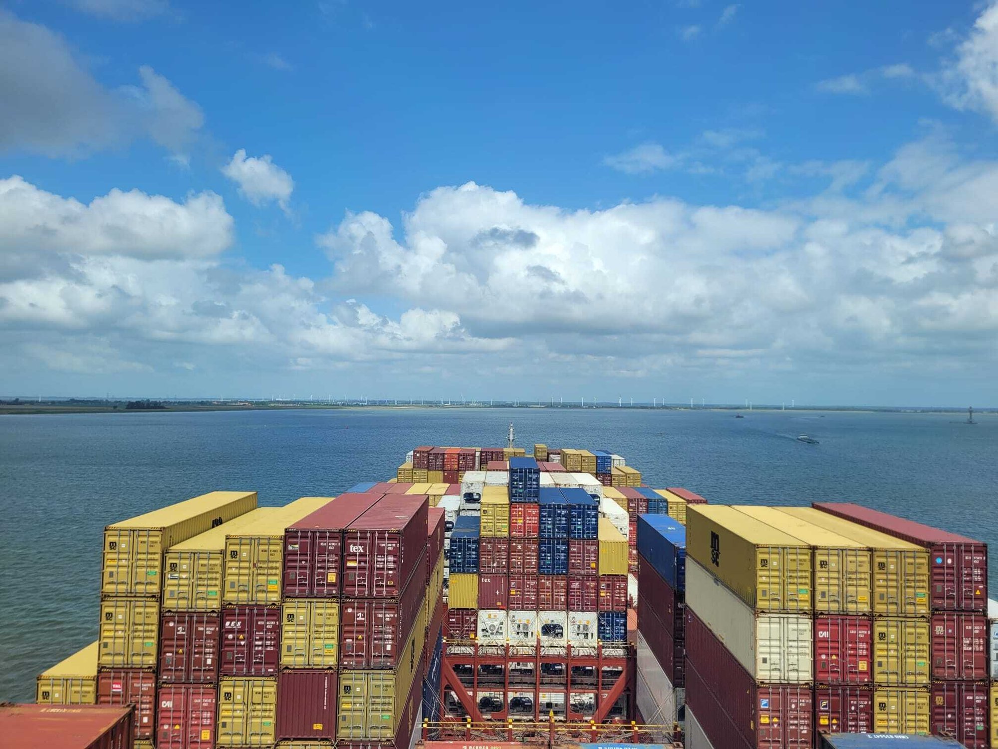 Container auf Containerschiff