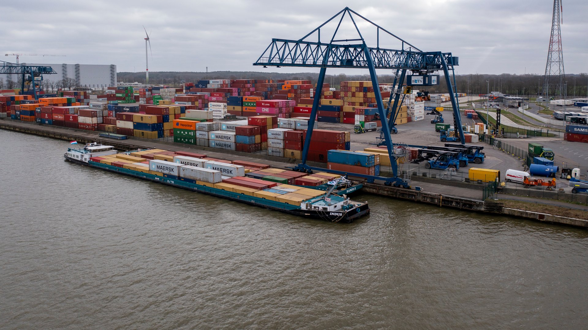 Containerschip Albertkanaal